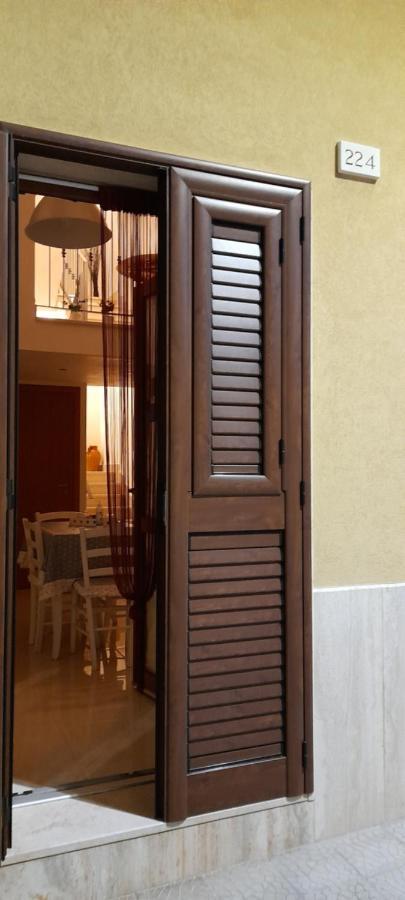 Hotel Via Roma 224 à Polignano a Mare Extérieur photo