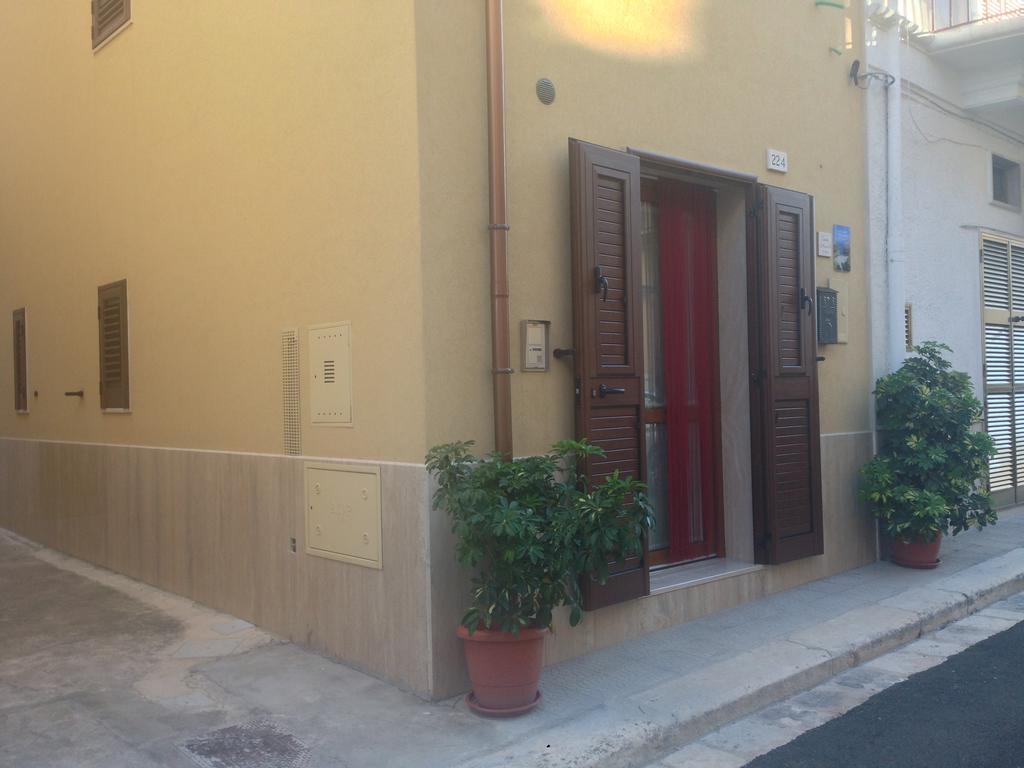 Hotel Via Roma 224 à Polignano a Mare Extérieur photo